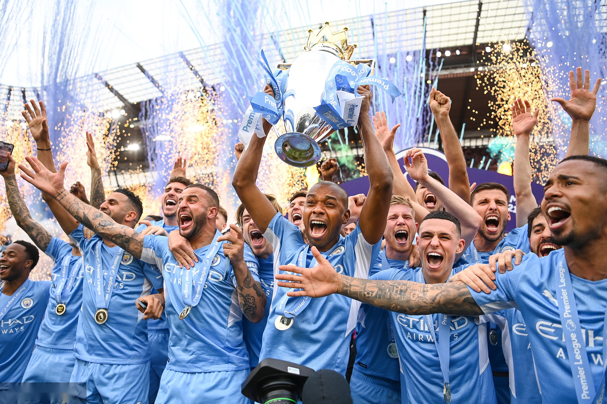 广泛讨论 广泛讨论